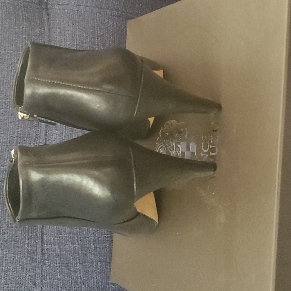 Heels - Picture 4 of 6